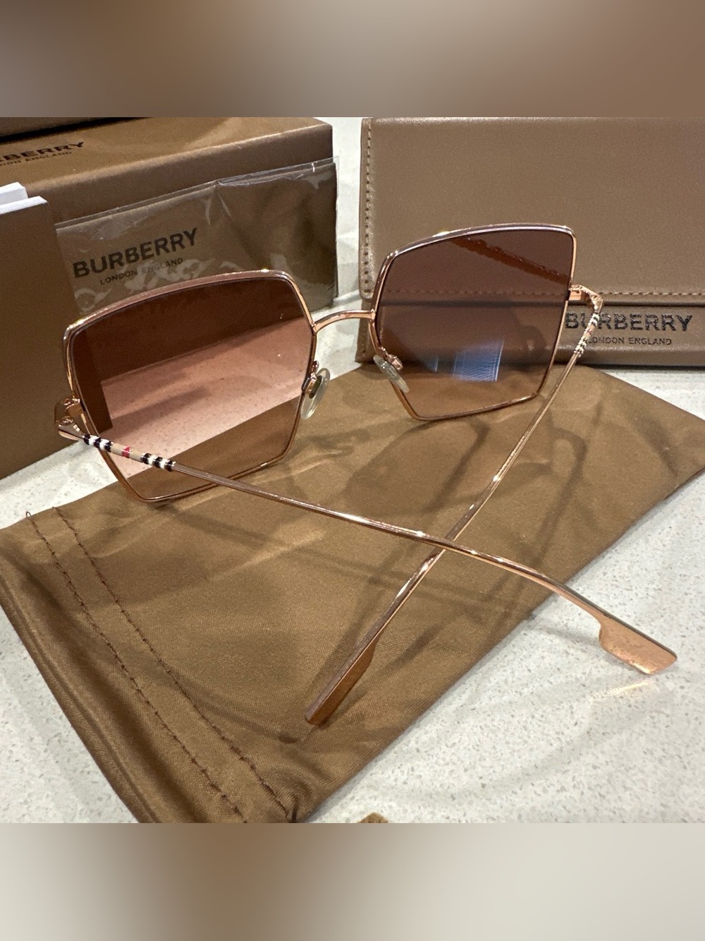 Burberry Sungalsses
